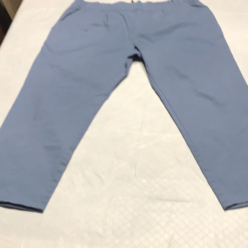 United By Blue~~Capris/Cropped 💙 - Picture 2 of 11